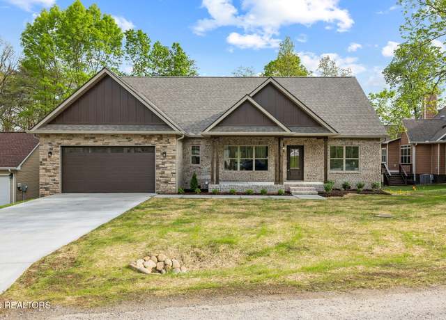 Property at 616 Lakeview Dr, Crossville, TN 38558, 3 beds, 2 baths