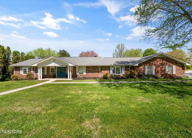 Property at 230 Briarcliff Ave, Oak Ridge, TN 37830, 6 beds, 4 baths