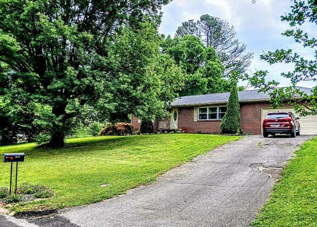Property at 1416 Harmony Rd, Knoxville, TN 37912, 3 beds, 3 baths