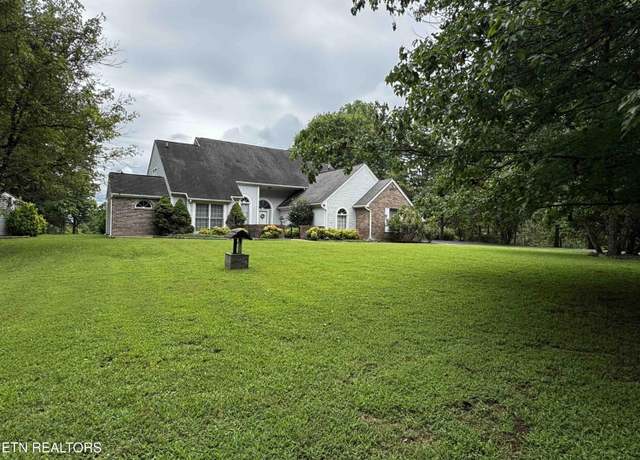 Property at 213 Pembroke Dr, Sevierville, TN 37876, 3 beds, 3 baths