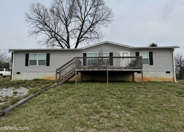 Property at 1302 W Morris St, Sweetwater, TN 37874, 3 beds, 2 baths