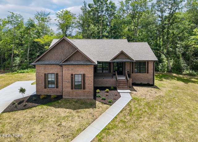 Property at 2 Riverchase Dr, Crossville, TN 38555, 3 beds, 2 baths