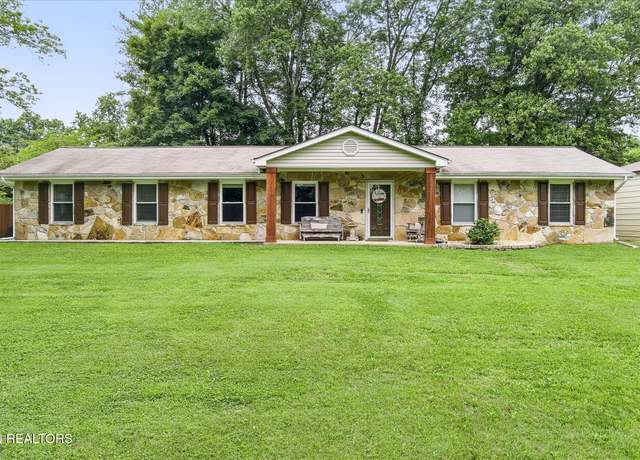 Property at 241 Greenwood Dr, Harriman, TN 37748, 3 beds, 2 baths