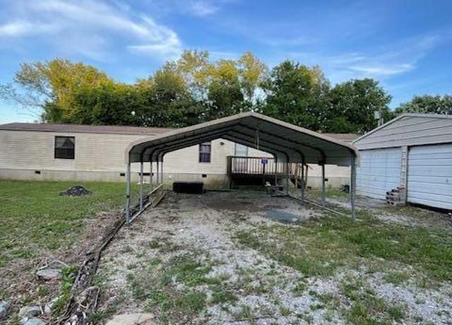 Property at 620 Black Forest Dr, Maryville, TN 37801, 3 beds, 2 baths