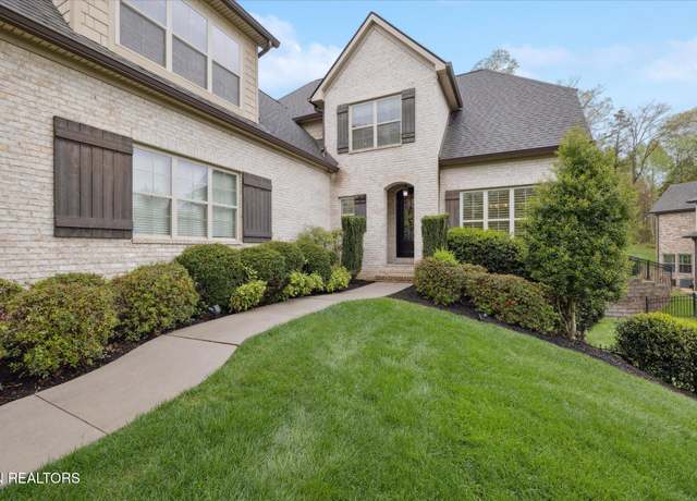 Property at 10023 Fox Cove Rd, Knoxville, TN 37922, 4 beds, 4.5 baths