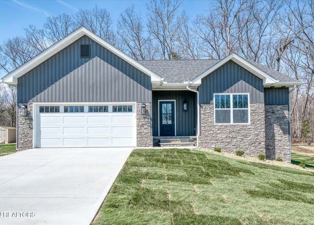 Property at 527 Lakeview Dr, Crossville, TN 38558, 3 beds, 2.5 baths