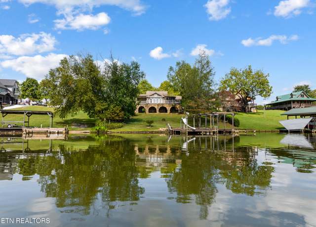 Property at 134 Toqua Ln, Vonore, TN 37885, 5 beds, 4.5 baths
