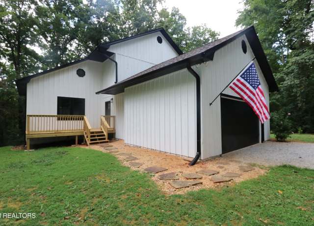Property at 109 Oakland Ln, Sweetwater, TN 37874, 3 beds, 3 baths