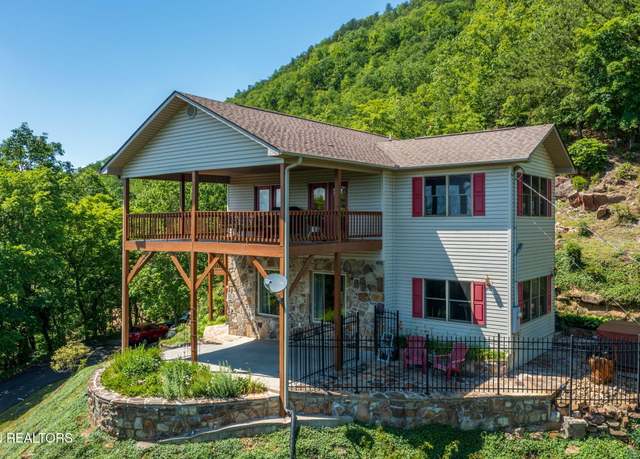 Property at 954 Pawnee Ct, Sevierville, TN 37876, 3 beds, 2 baths