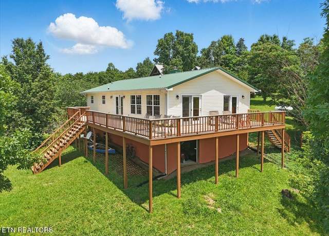 Property at 1381 Lake Front Dr, Dandridge, TN 37725, 3 beds, 2 baths