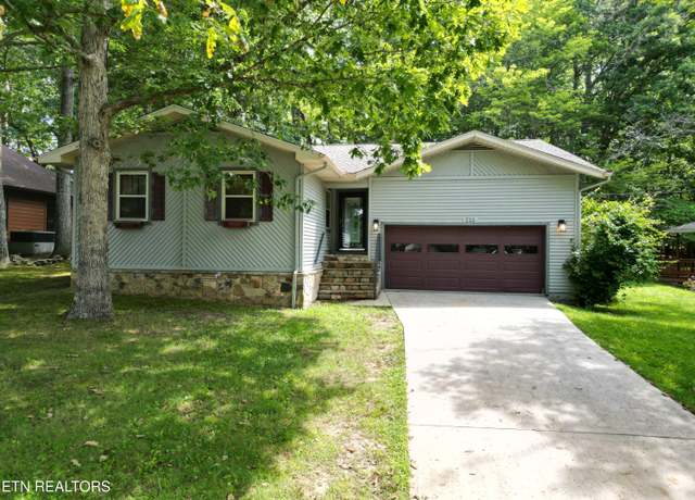 Property at 215 Snead Dr, Crossville, TN 38558, 3 beds, 3 baths
