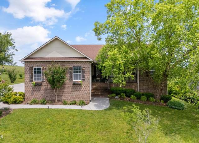 Property at 1543 Crestridge Dr, Maryville, TN 37804, 5 beds, 3 baths