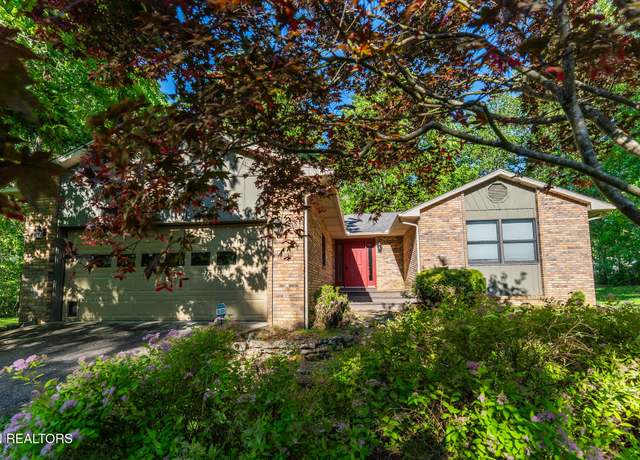Property at 1637 Cherokee Rd E, Crossville, TN 38572, 2 beds, 2 baths
