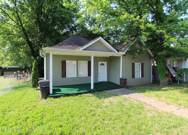 Property at 1332 Beaumont Ave, Knoxville, TN 37921, 3 beds, 1.5 baths