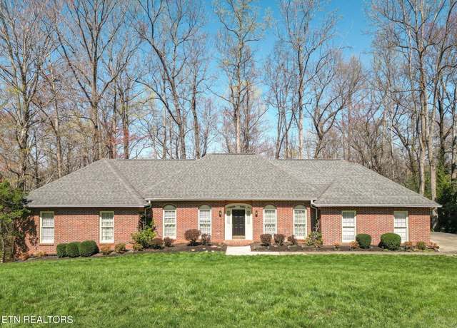 Property at 182 Whippoorwill Dr, Oak Ridge, TN 37830, 3 beds, 2.5 baths