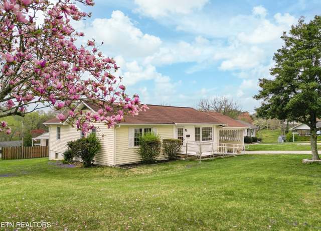 Property at 101 W Sheridan Pl, Oak Ridge, TN 37830, 3 beds, 1 bath