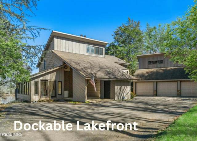 Property at 2092 Lakewood Dr, Loudon, TN 37774, 3 beds, 4 baths