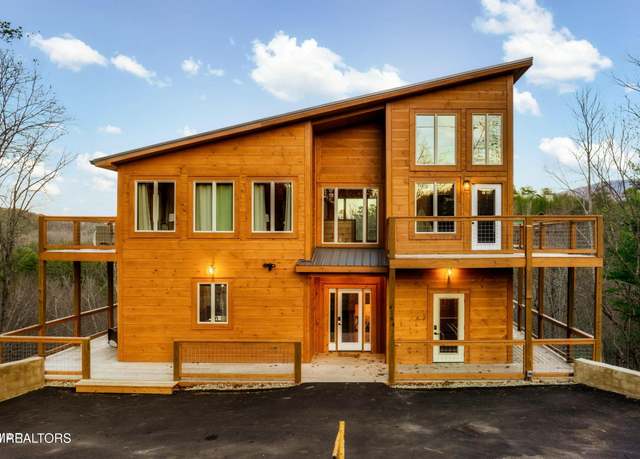 Property at 4164 Chamberlain Ln, Sevierville, TN 37862, 3 beds, 4 baths