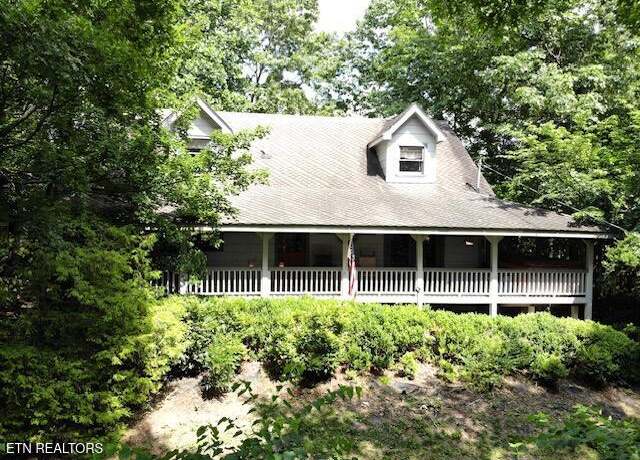 Property at 440 Deer Path Ln, Gatlinburg, TN 37738, 3 beds, 4 baths
