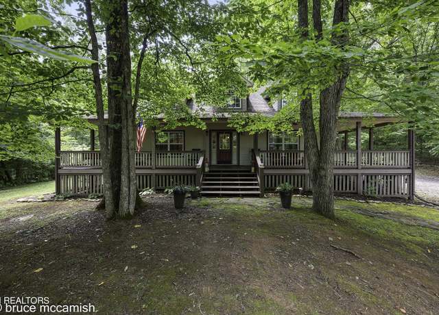 Property at 536 E Norris Point Rd, Lafollette, TN 37766, 3 beds, 2.5 baths