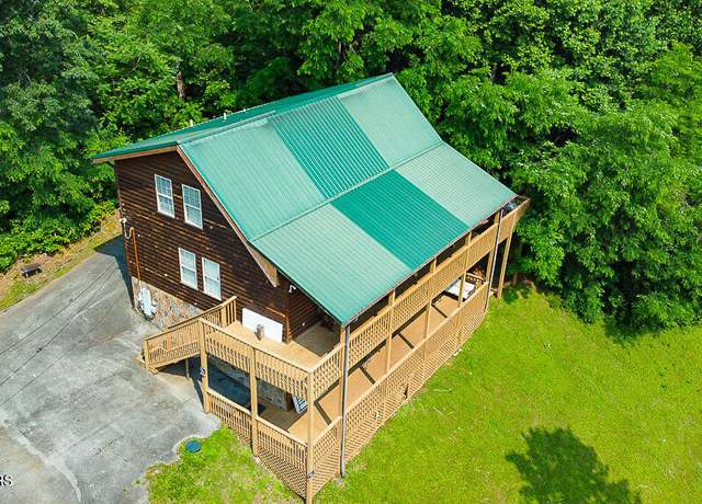 Property at 929 Smoky Ct, Gatlinburg, TN 37738, 6 beds, 5 baths