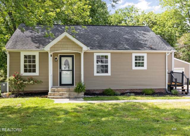 Property at 207 N Laurel Cir, Knoxville, TN 37912, 3 beds, 2 baths