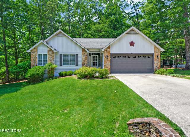 Property at 104 Glenwood Dr, Crossville, TN 38558, 3 beds, 2 baths