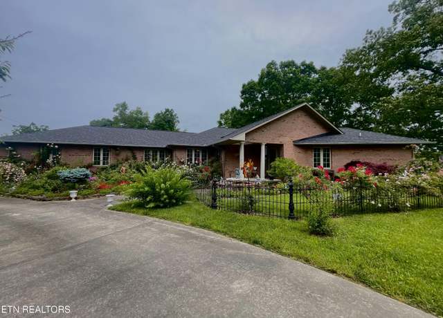 Property at 5001 Cheyenne Dr, Crossville, TN 38572, 3 beds, 3 baths