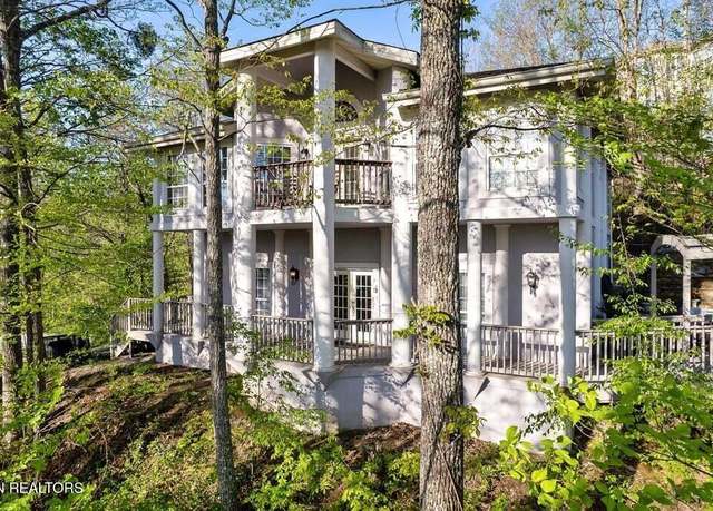 Property at 838 Holly Branch Dr, Gatlinburg, TN 37738, 5 beds, 4.5 baths