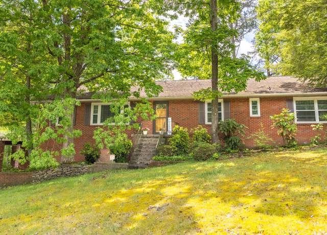 Property at 1716 Doningham Dr, Knoxville, TN 37918, 3 beds, 3 baths