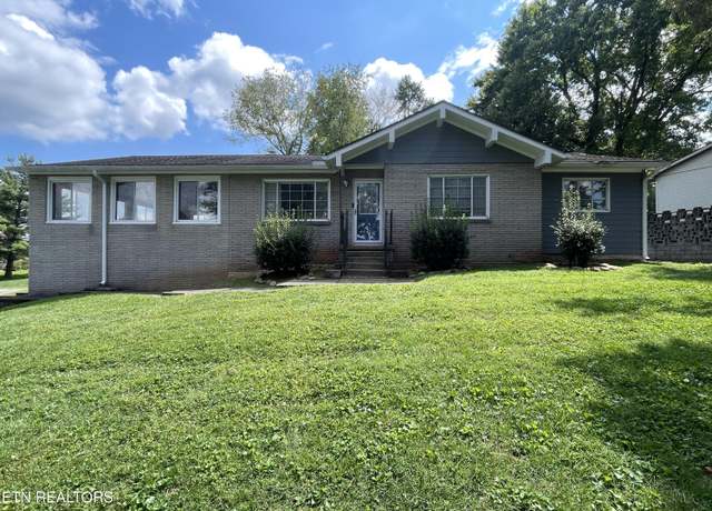 Property at 8200 Fox Run Ln, Knoxville, TN 37919, 3 beds, 3 baths