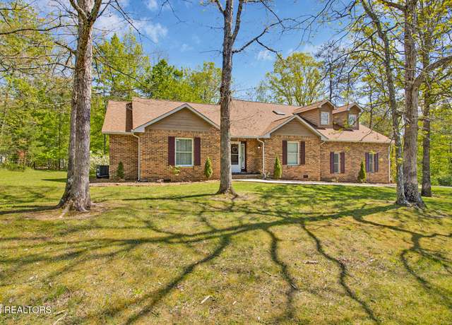 Property at 204 Meadowview Dr, Crossville, TN 38558, 5 beds, 4.5 baths