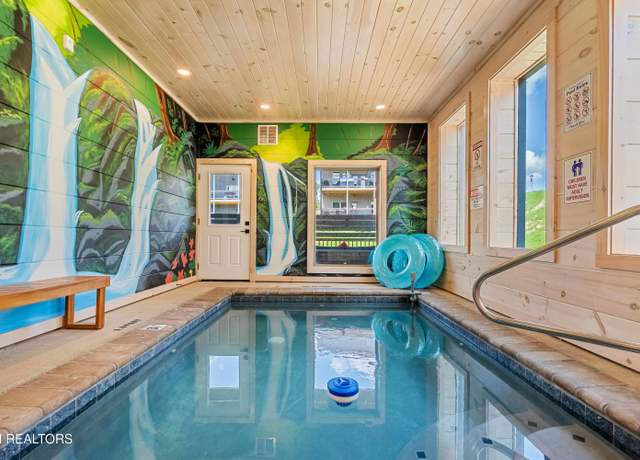 Property at 510 Warbonnet Way, Pigeon Forge, TN 37863, 3 beds, 4.5 baths