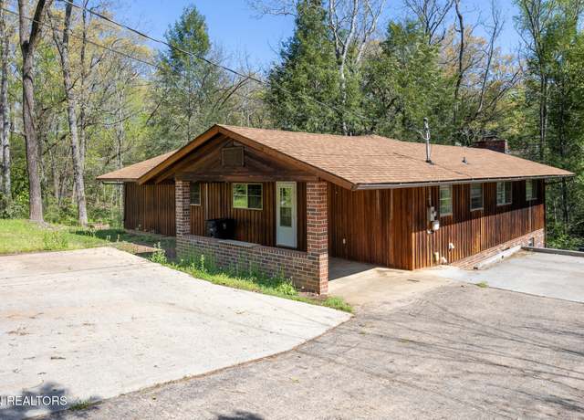 Property at 414 Guille St, Athens, TN 37303, 4 beds, 2 baths