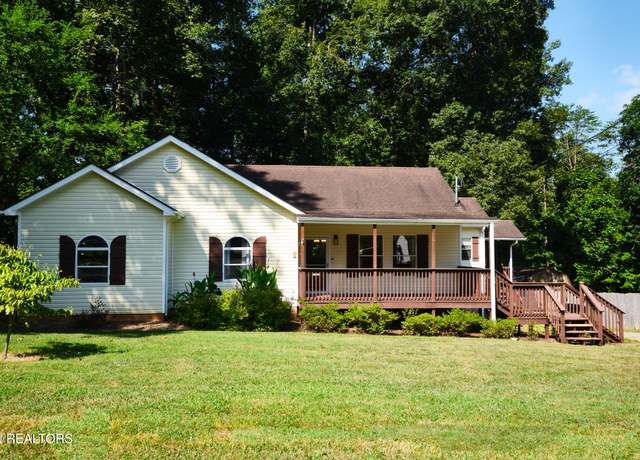 Property at 1851 Big Chiefs Skyview Dr, Sevierville, TN 37876, 3 beds, 2 baths