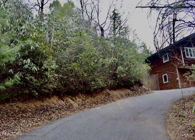 Property at 925 Sunshine Trl, Gatlinburg, TN 37738, 1 bed, 1.5 baths