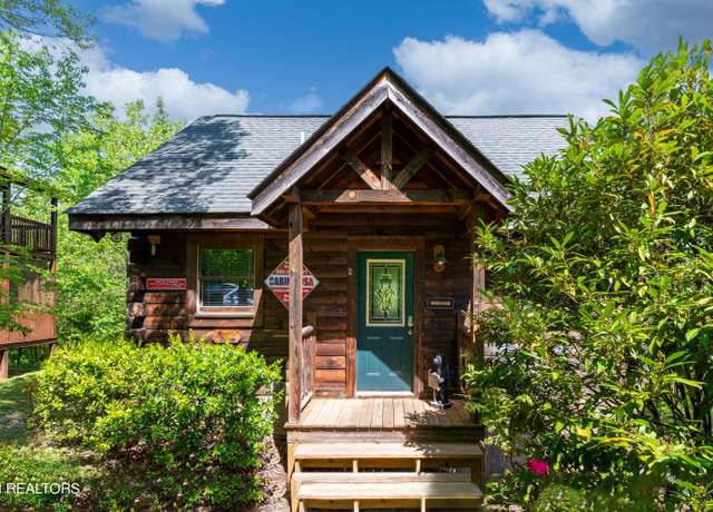 Property at 570 Country Oaks Dr, Pigeon Forge, TN 37863, 1 bed, 2 baths