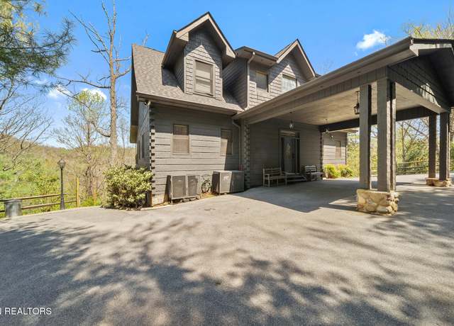 Property at 3148 Rocking Chair Ln, Sevierville, TN 37862, 3 beds, 5 baths
