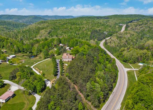 Property at 300 Lowe Rd, Huntsville, TN 37756, 3 beds, 4 baths