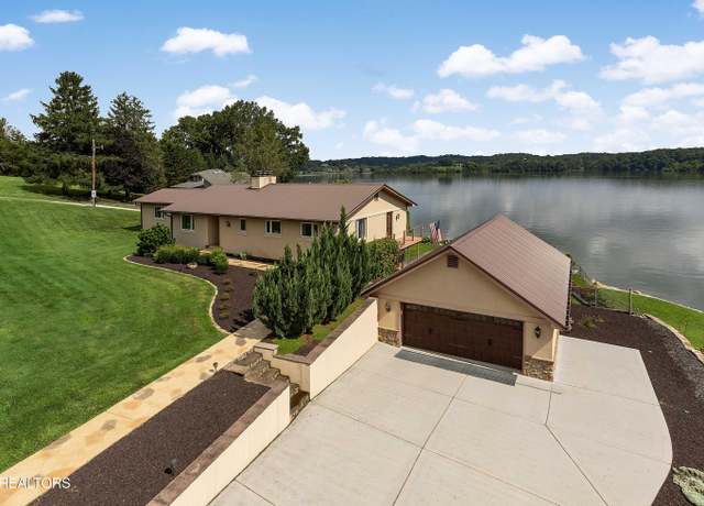 Property at 4237 Smoot Ln, Louisville, TN 37777, 3 beds, 3.5 baths