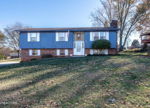 Property at 2220 Eau Clair Dr, Maryville, TN 37803, 3 beds, 2 baths