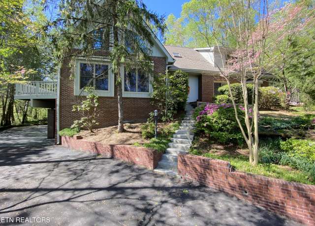 Property at 118 Mohawk Rd, Oak Ridge, TN 37830, 3 beds, 3 baths