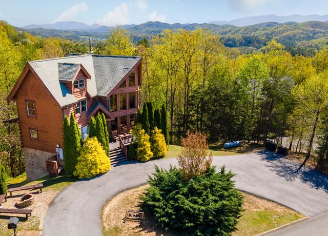 Property at 2015 Delta Dawn Dr, Sevierville, TN 37862, 3 beds, 3.5 baths