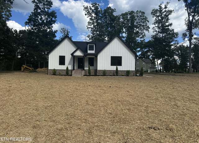 Property at 127 Bluff View Lp, Crossville, TN 38571, 3 beds, 2 baths