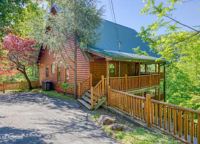 Property at 2766 Overholt Trl, Sevierville, TN 37862, 2 beds, 3 baths