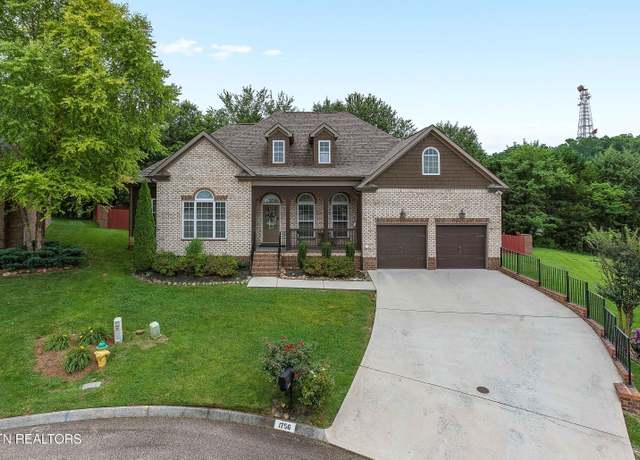 Property at 1756 Apple Grove Ln, Knoxville, TN 37922, 5 beds, 4 baths