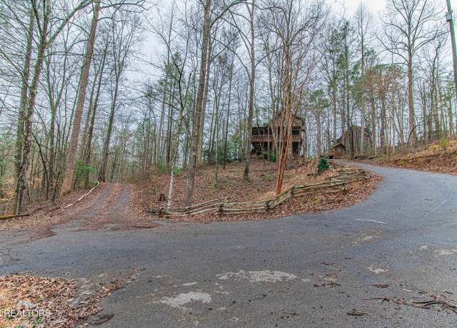 Property at 2845 Grassy Branch Loop Rd, Sevierville, TN 37876, 3 beds, 3 baths