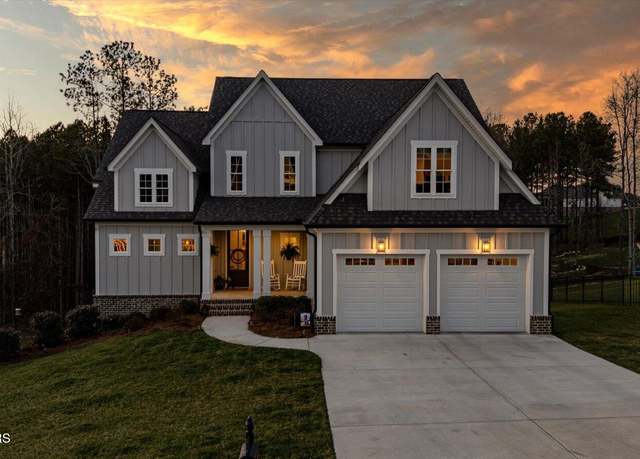 Property at 808 Equestrian Dr, Soddy-daisy, TN 37379, 4 beds, 2.5 baths