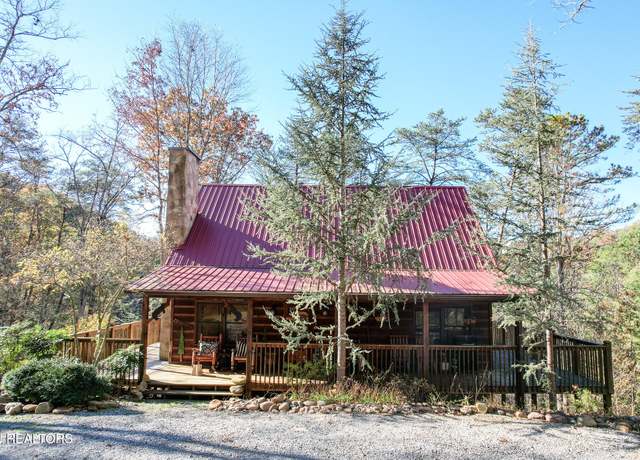 Property at 1107 Momma Bear Way, Sevierville, TN 37876, 4 beds, 3 baths