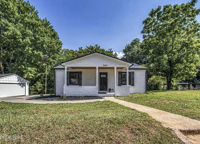 Property at 1203 W Morris St, Sweetwater, TN 37874, 3 beds, 2 baths
